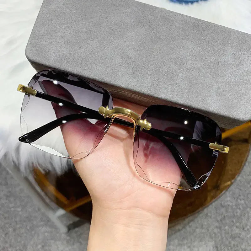 Lunettes de soleil carrées femme - Style luxe tendance - NatyGlam's