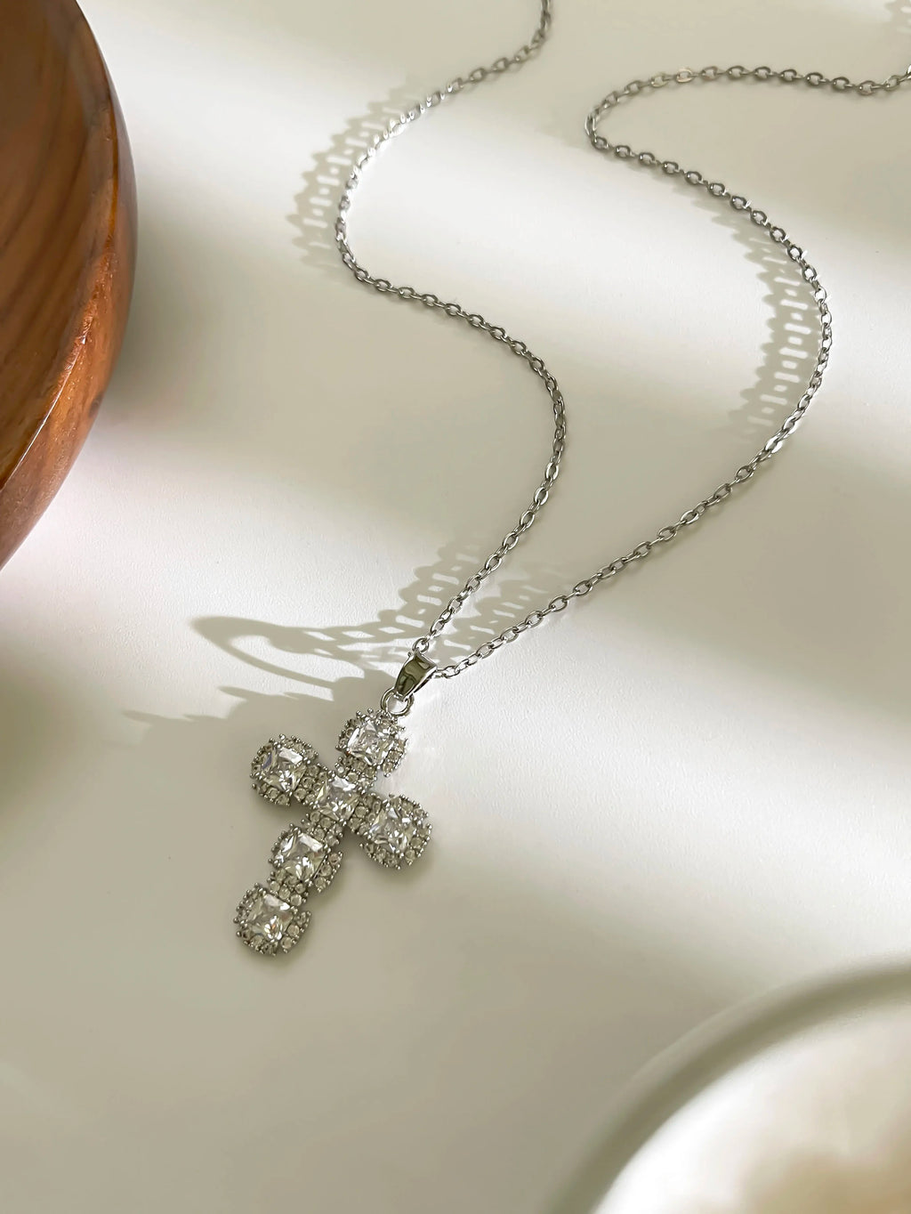 Collier Croix Elégance Zirconia Doré et Argent Femme acier inoxydable
