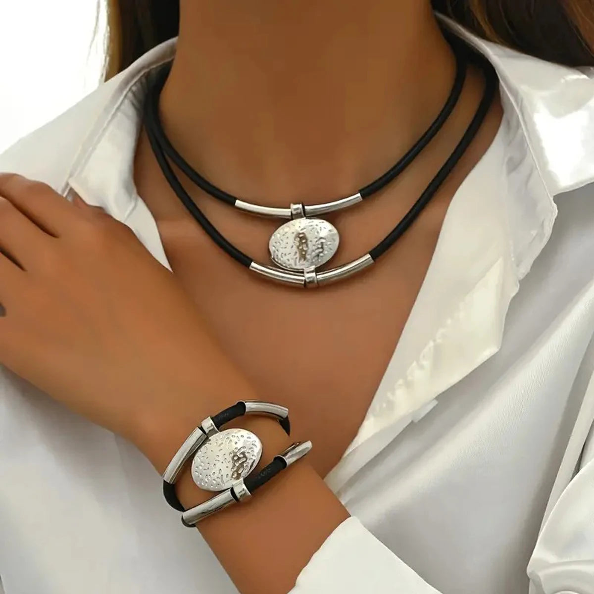 Ensemble Collier et Bracelet Vintage en Faux Cuir avec Pendentif Ovale - NatyGlam's