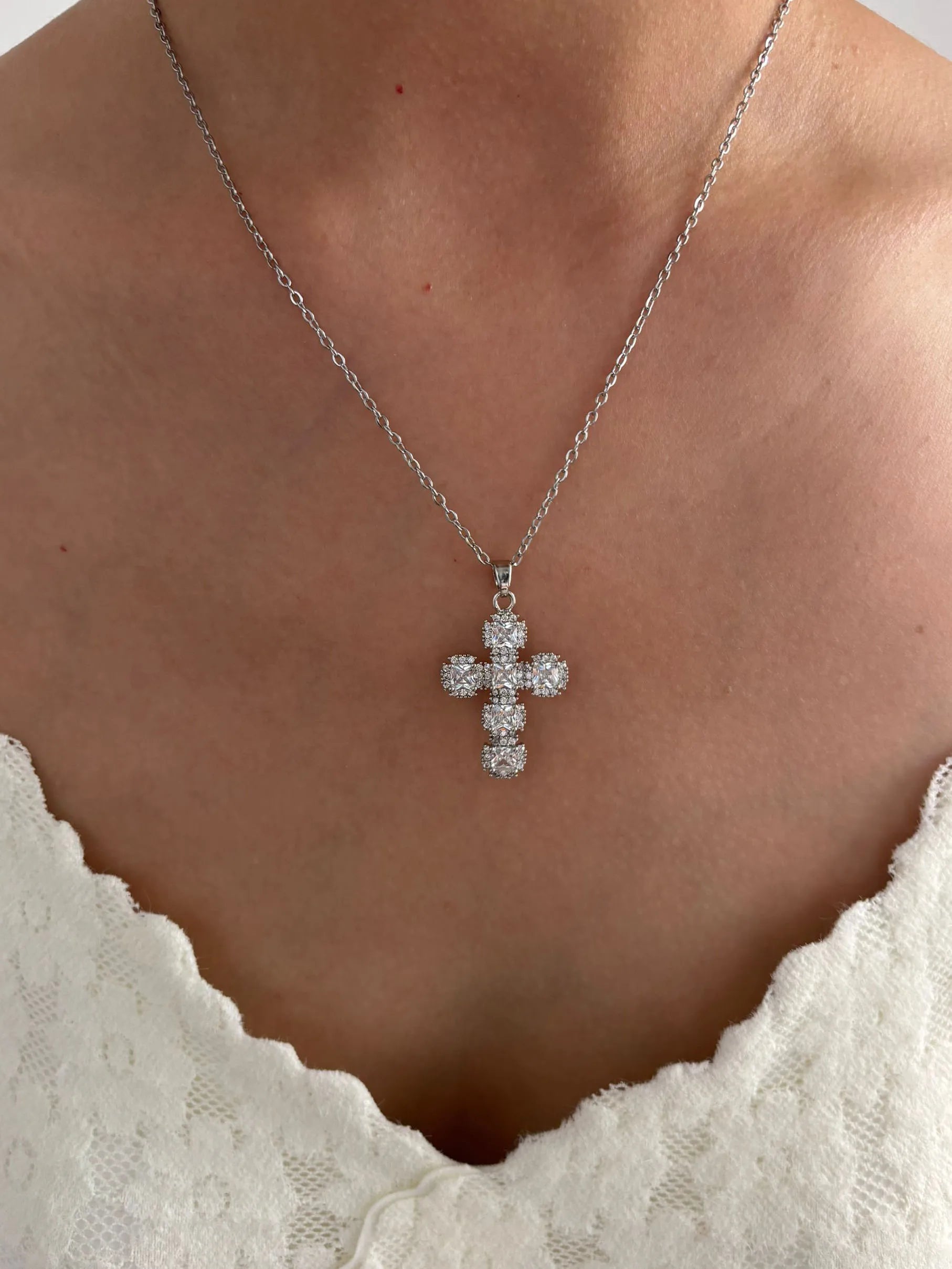 Collier Croix Elégance Zirconia Doré et Argent Femme acier inoxydable