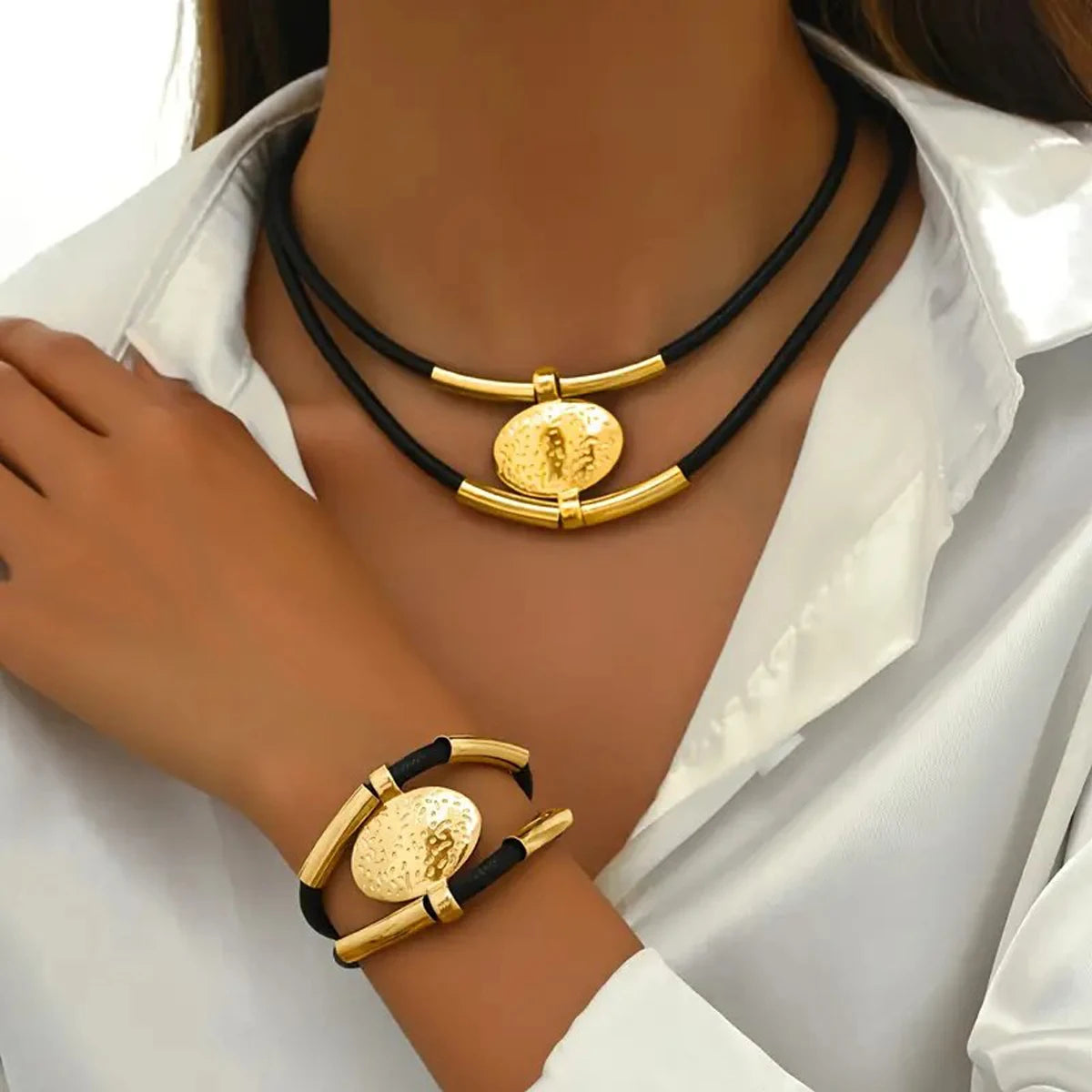 Ensemble Collier et Bracelet Vintage en Faux Cuir avec Pendentif Ovale - NatyGlam's