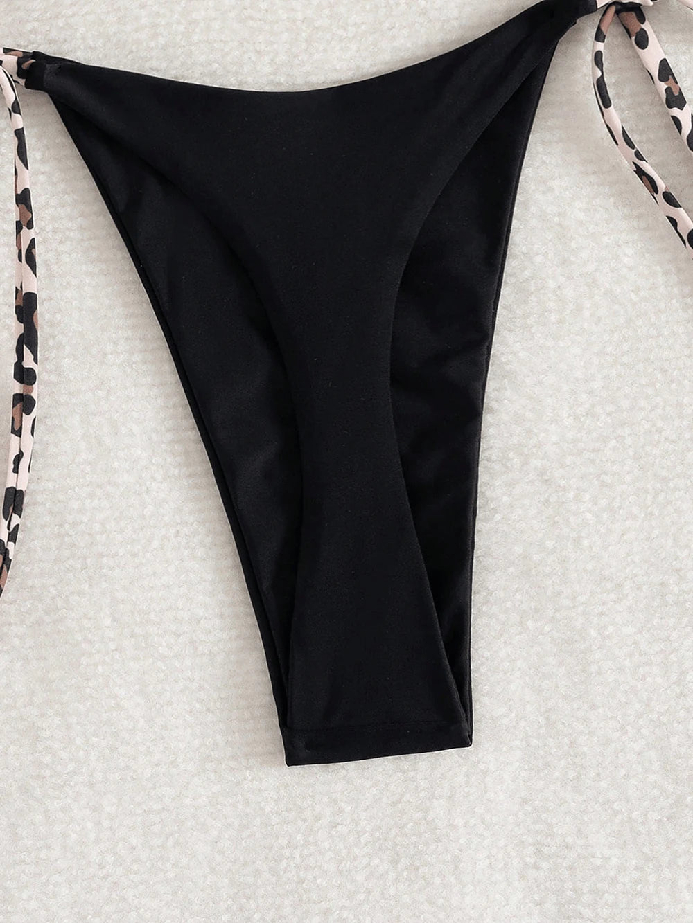 Maillot de bain femme 2 pièces bikini string triangle différents modèles et coloris